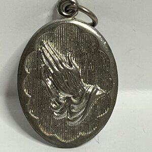VTG Christian Praying Hands Oval Medal Pendant Serenity Prayer